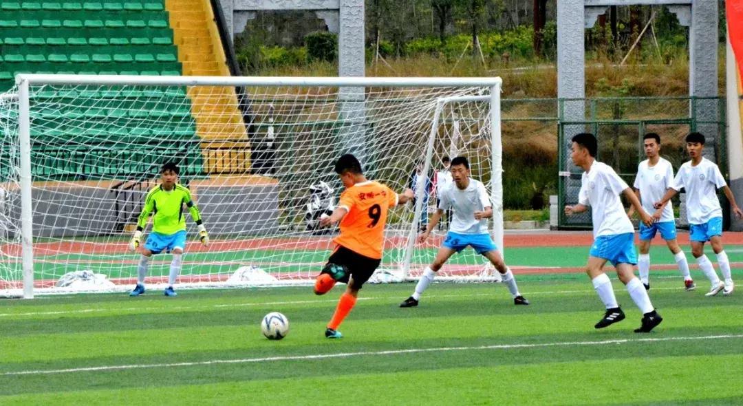 校园足球真的走在正确的道路上吗,中国校园足球的急功近利