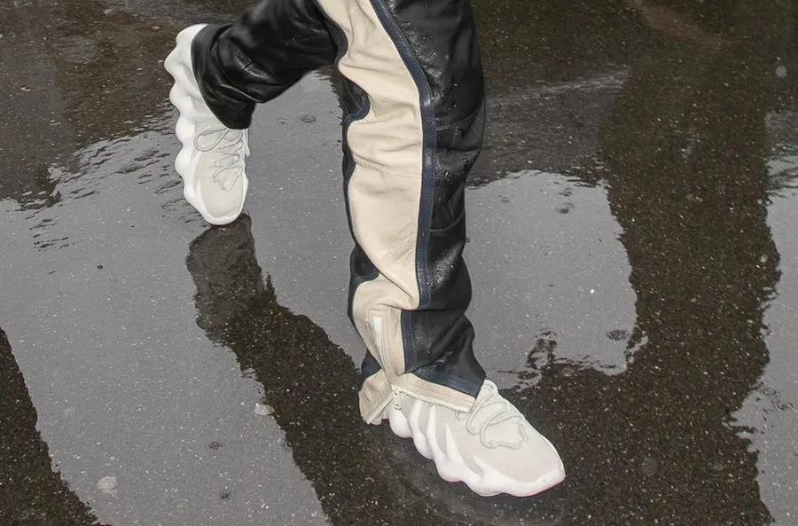 yeezy侃爷最新上脚芒果鞋 (侃爷上脚yeezy350满天星)