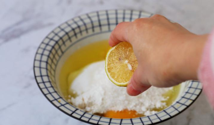 家常酸奶蒸蛋糕的做法超级简单,10寸酸奶蒸蛋糕的做法大全家常