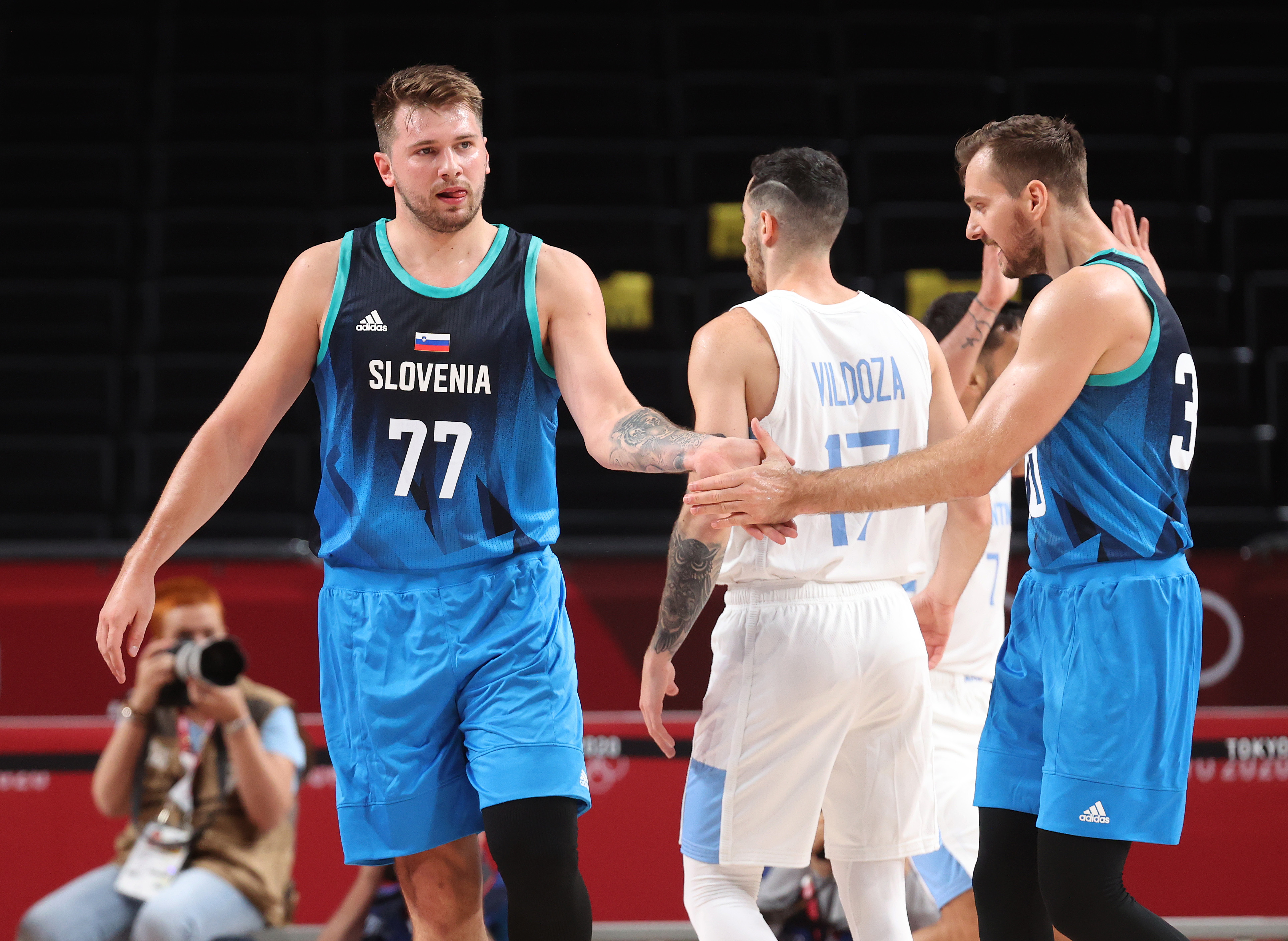 东契奇照片2024,东契奇世界杯照片