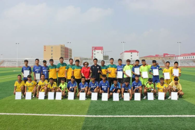 榆林正大中学足球比赛,祝贺足球联赛圆满成功