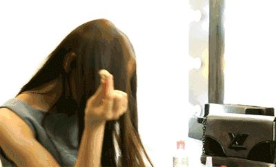 不同地方穿不同的衣服,不同的地方一样的温度