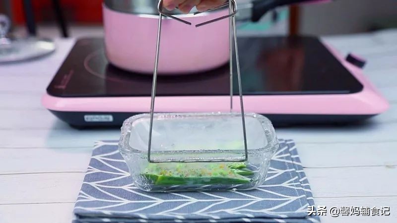 宝宝爱吃秋葵滑溜溜的很好吃,秋葵怎么做给宝宝吃才喜欢吃