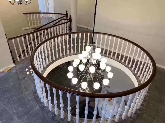 实木楼梯优点和缺点,实木楼梯是属于什么风格