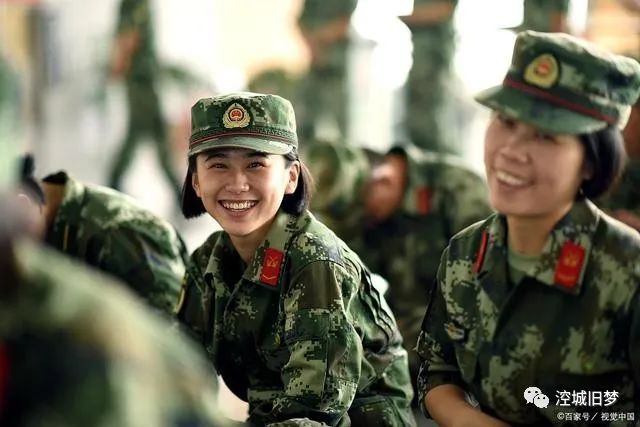 在部队当两年兵的属于什么成分,在部队当了二年兵