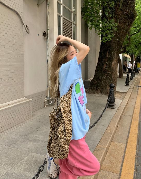 2024早春穿搭高级感粉色系,什么颜色内搭是百搭又显肤色白