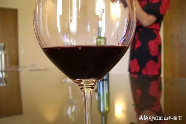 波美侯：波尔多“酒王之王”柏图斯的故乡