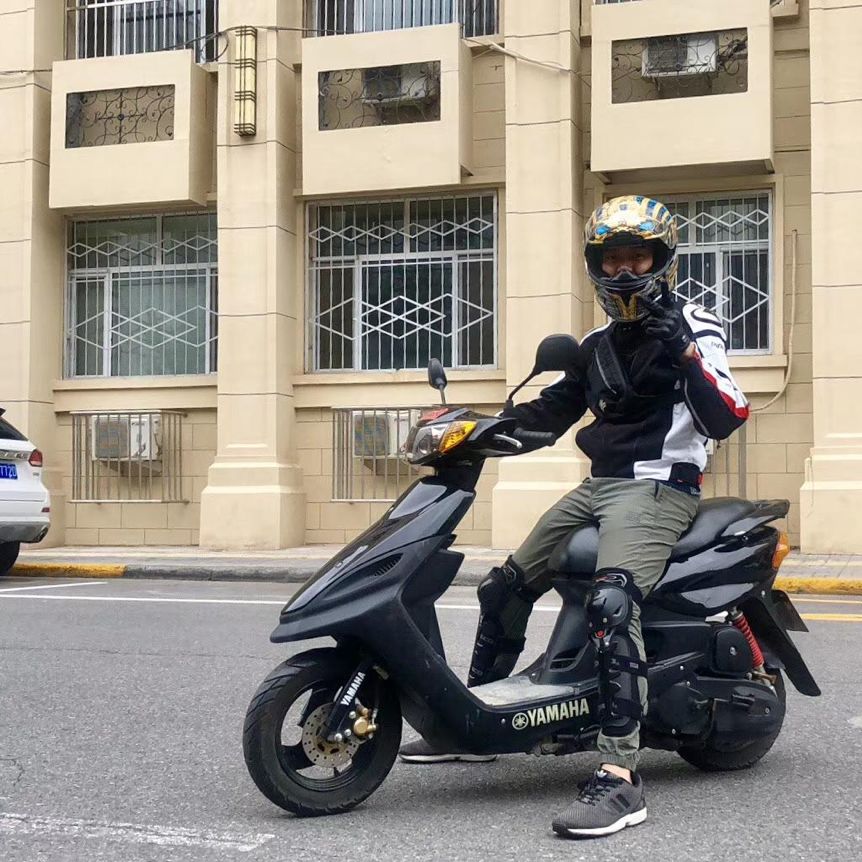 北京车神越南开摩托改装店，每年被偷20辆，赚60万被越南女孩追求