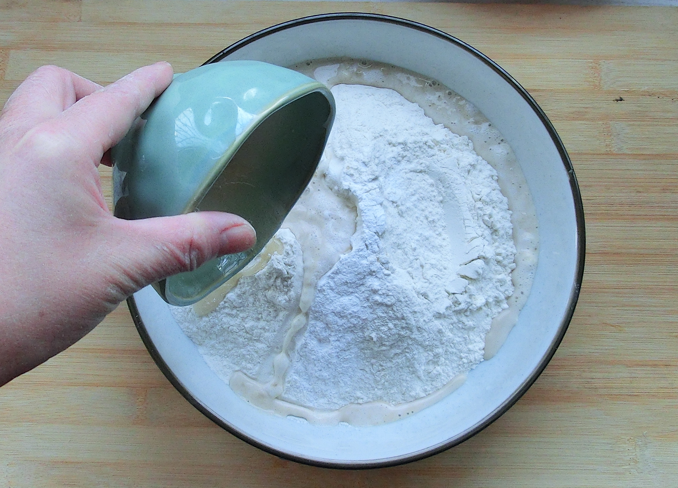 蒸包子要注意什么熟了才不脱皮,蒸包子的做法不要酵母粉