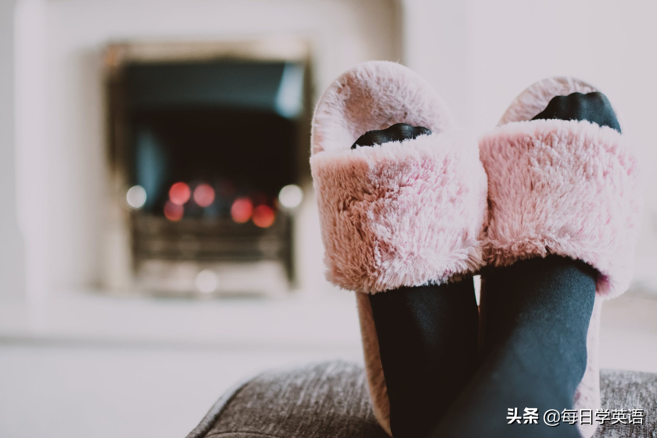 在周末为什么用atweekends,在周末是at还是on