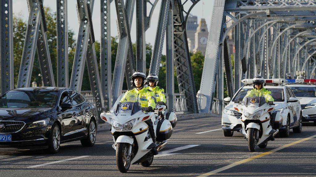 「身边的马天民」“外滩指路人”黄俊带你观赏进博会别样的“警”色