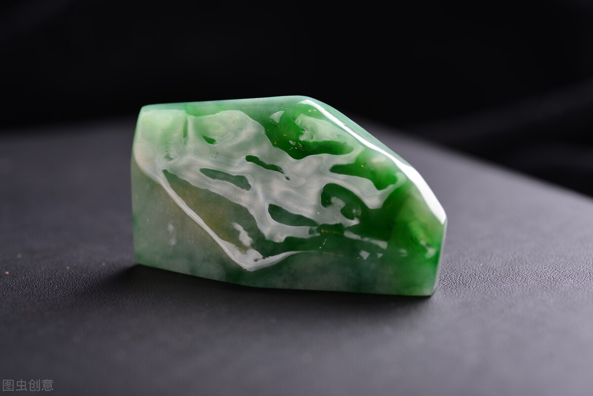 网络直播赌石骗局大揭秘,央视曝光直播间赌石骗局