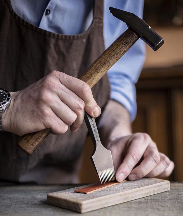 手工皮具为什么这么贵,手工皮具定制的优缺点