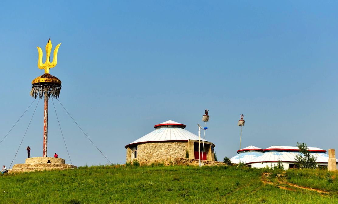 一辆车，从东乌旗沿中蒙边境公路到阿尔山，漫长边关寻迹历史遗存