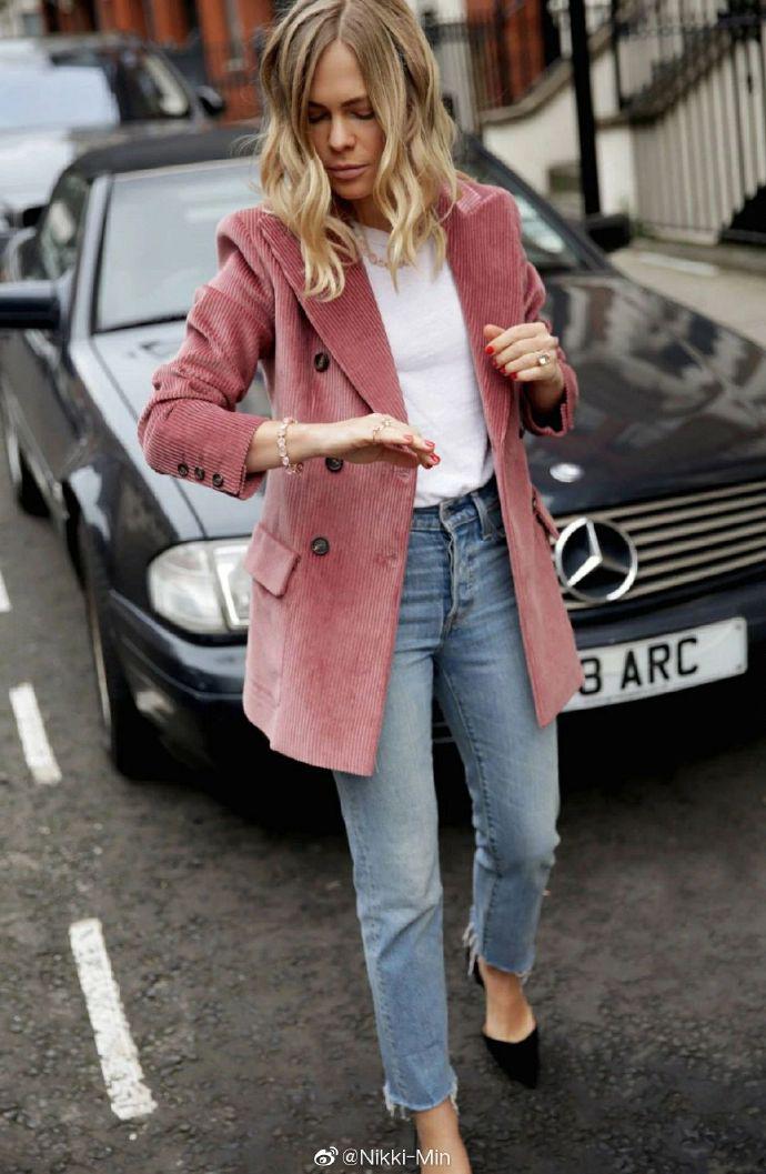 时尚百搭的灯芯绒,2020灯芯绒流行这样穿巨美巨时髦