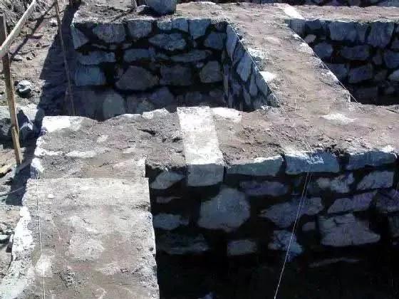 公路挡土墙砌筑工程冬季措施,墙体砌筑质量通病预控措施