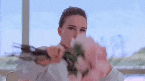 圣诞节将至，给女友挑什么礼物，能拥有一个美妙的夜晚？