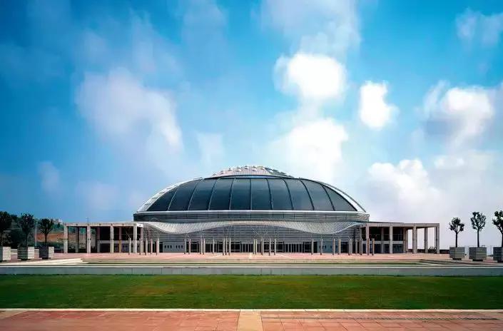 矶崎新建筑风格,矶崎新农村建筑