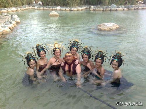 温泉水滑洗凝脂典故,温泉水滑洗凝脂侍儿扶起娇无力