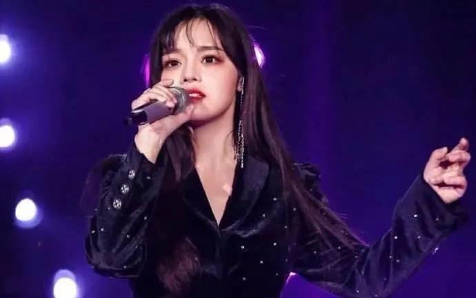 翻唱《拥抱》超好听粉丝激动奔走相告：祝贺毛不易唱吧重出江湖