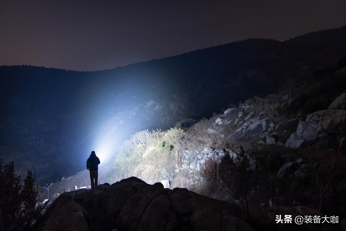 三眼小钢炮手电筒亮吗,三眼小钢炮强光