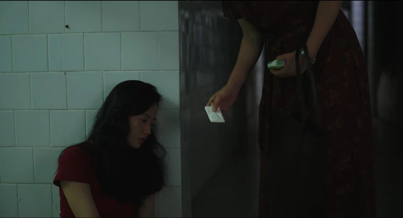 《隐秘的角落》里的中年人脸上都写着一句话：我太难了