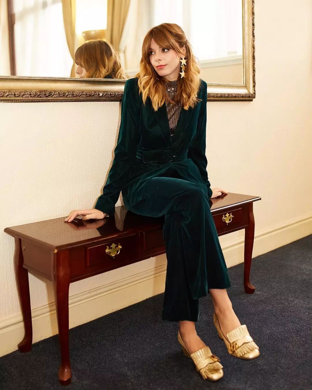 秋天穿丝绒太美太高级了 (轻薄高级的丝绒质地太讨人喜欢了)