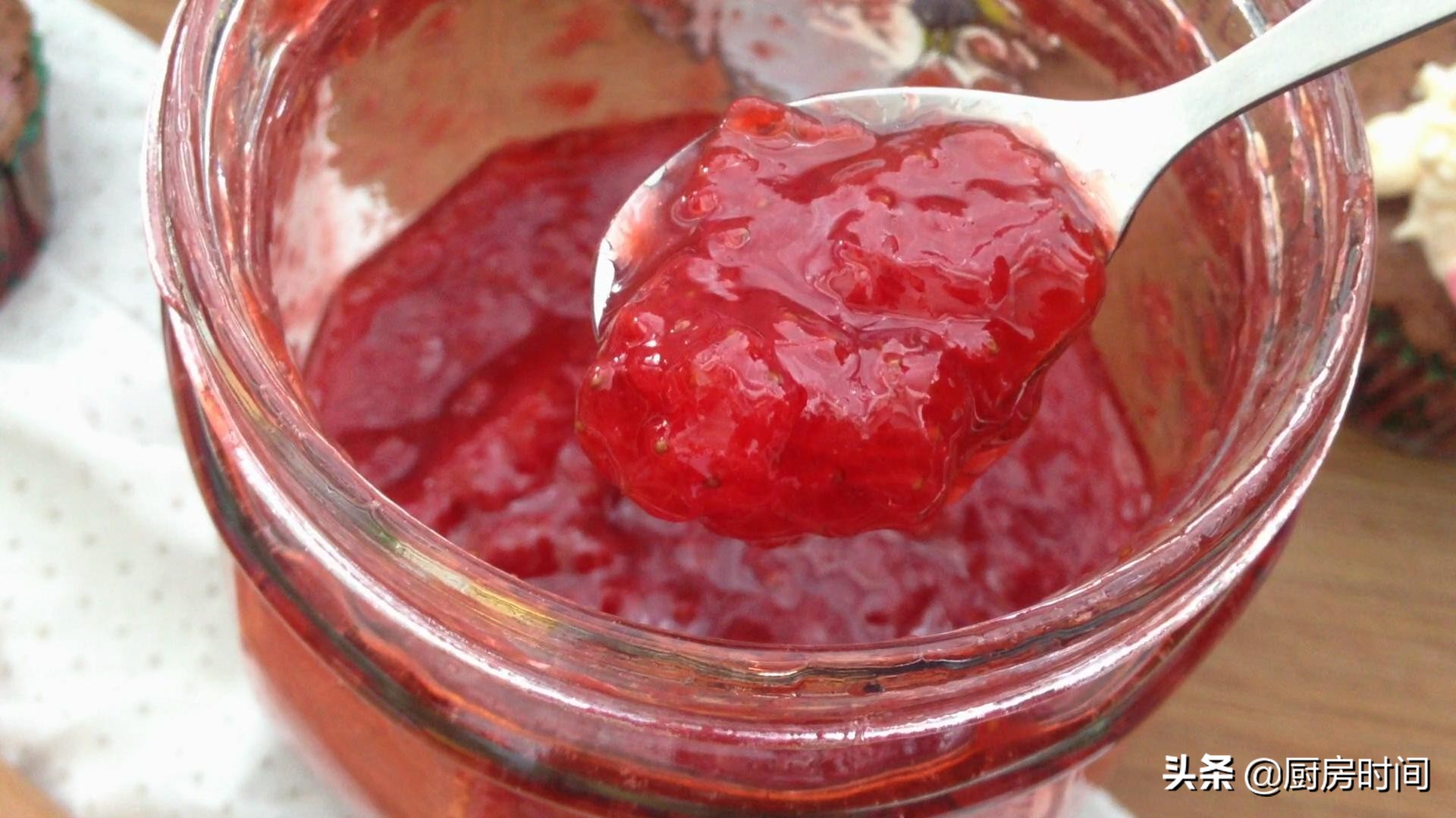 纯正浓郁的草莓酱,草莓酱有那么好吃吗