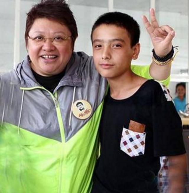 杨丽萍被嘲“无子”，子非鱼安知鱼之乐？女人和孩子都不是工具