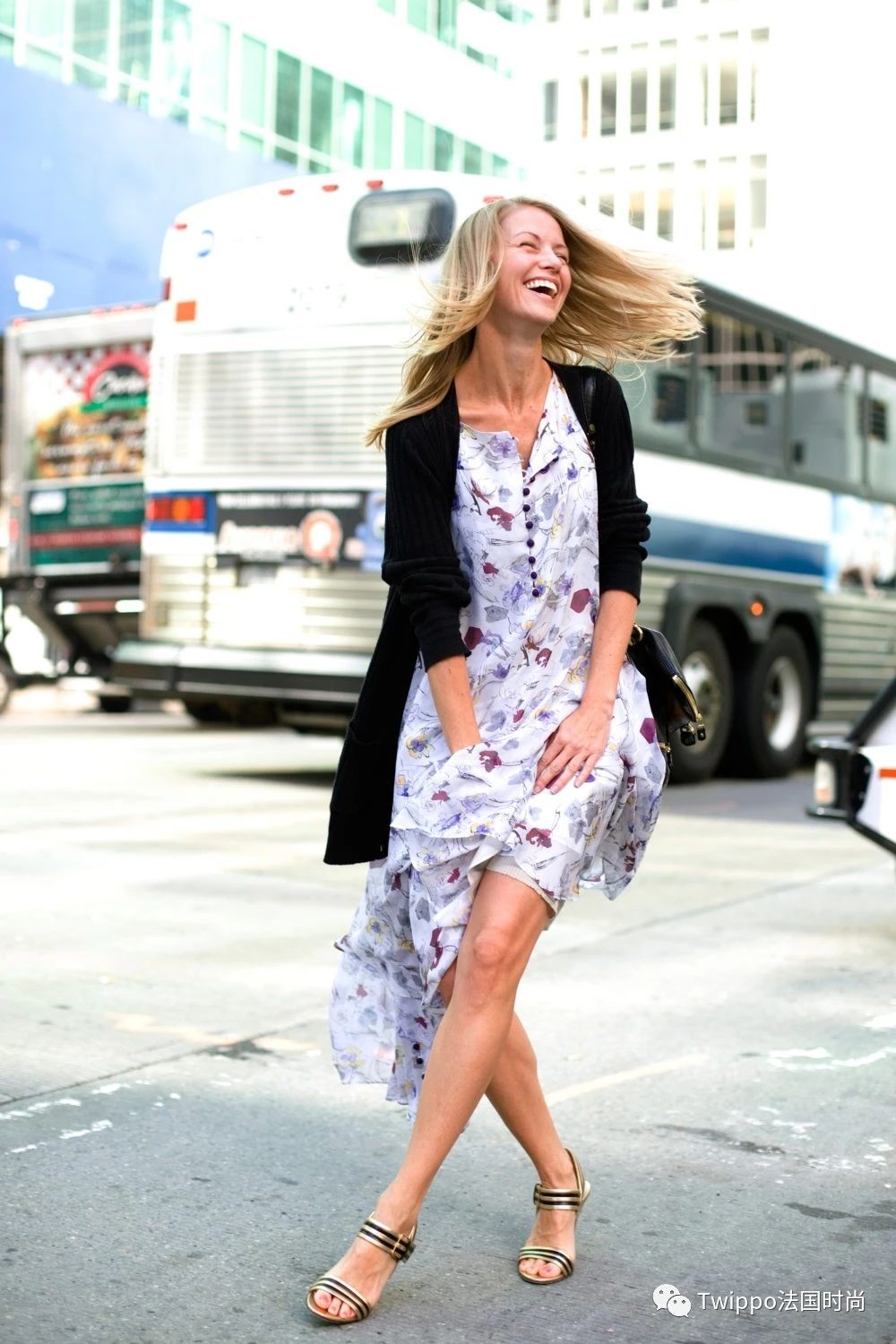 巴黎女孩春天穿什么裙子,法国女人夏天穿什么裙子