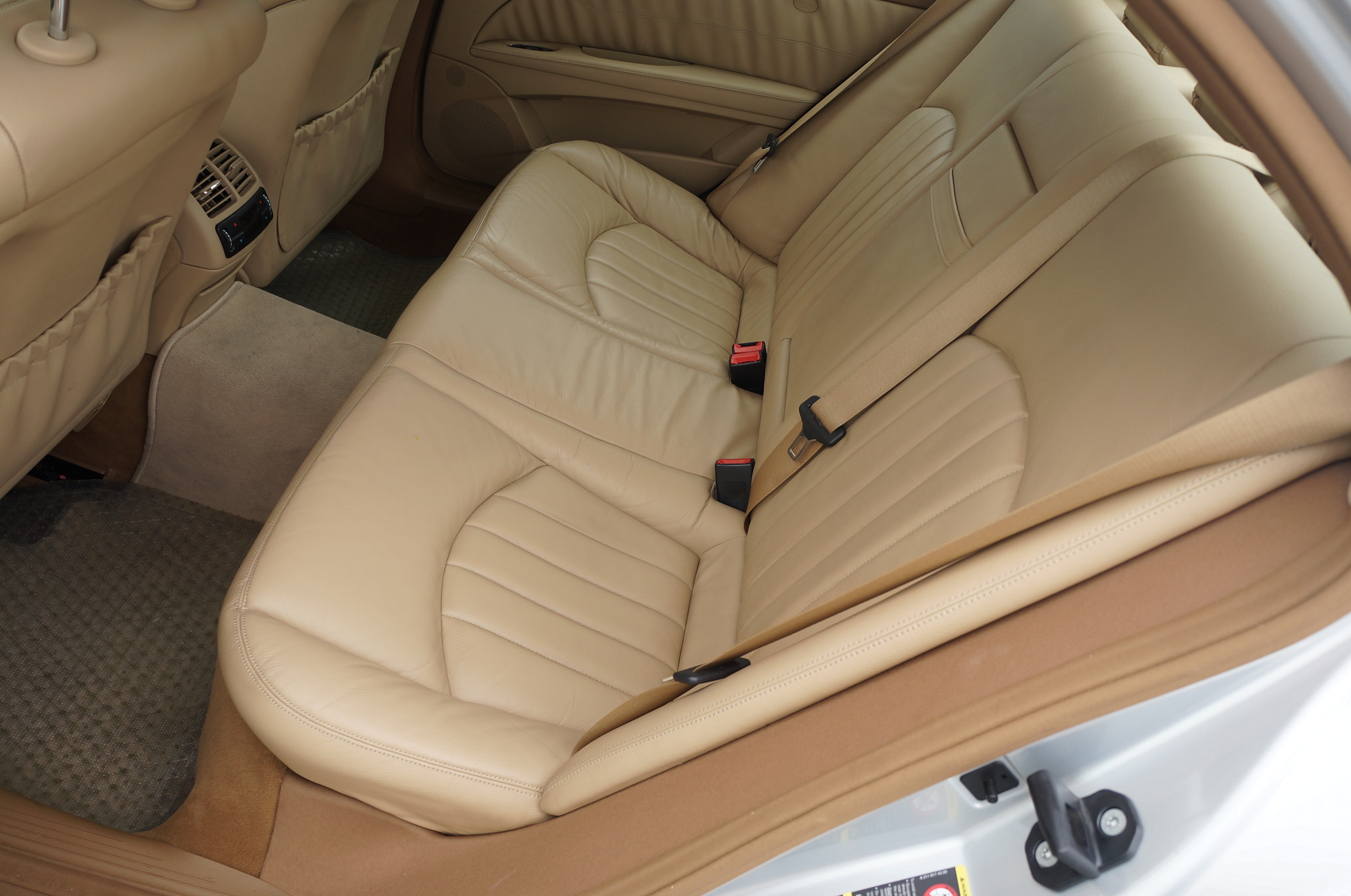 四眼老款奔驰e280,四眼奔驰e280值得入手吗