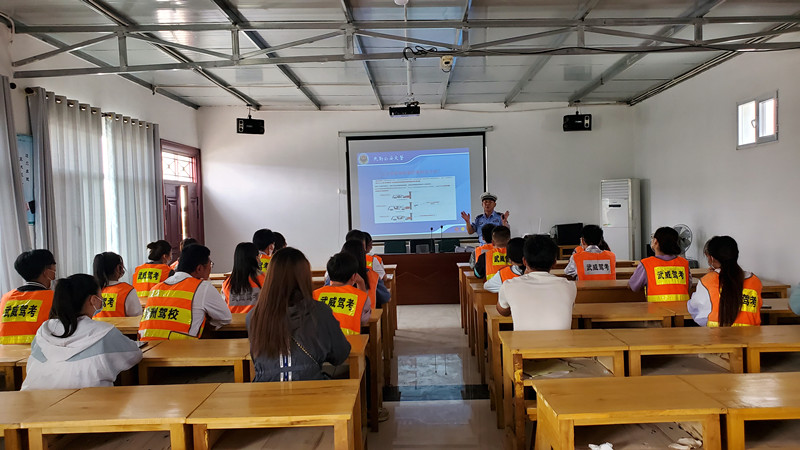 【文明交通进驾校】民勤公安交警走进天顺驾校开展暑期交通安全宣传活动丨强担当除隐患防事故保安全
