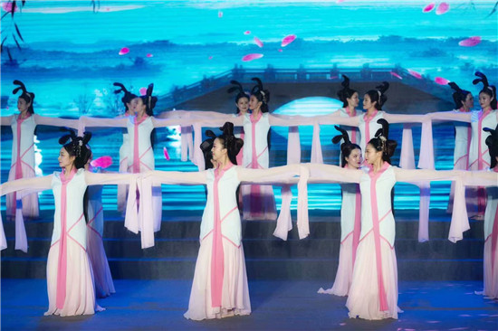 在重庆学化妆在哪里学比较好呢,重庆学化妆去哪里学