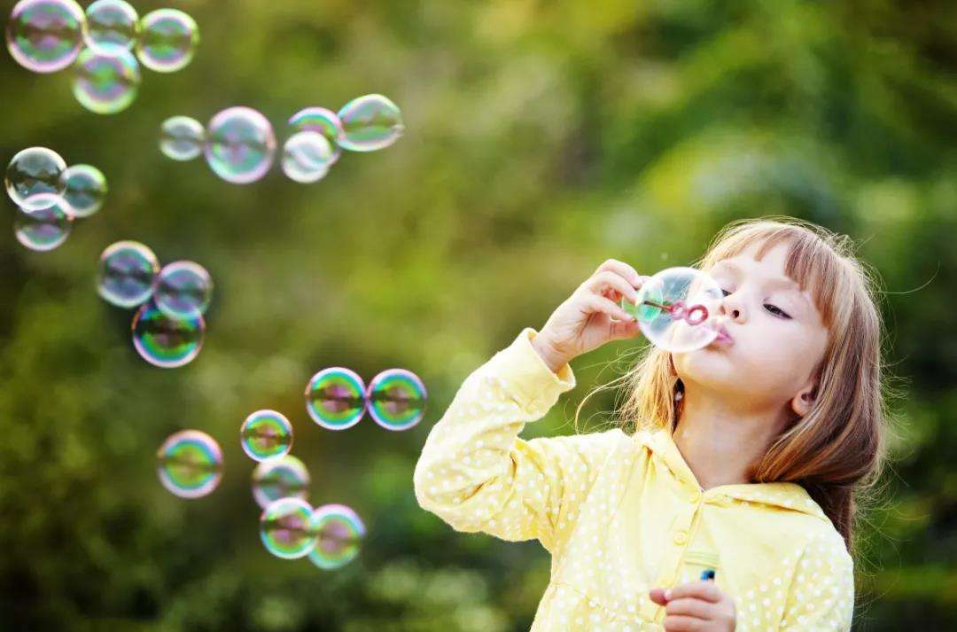 孩子被人说“丑”时，家长可巧用“翁戈玛丽”效应，疏导心理健康