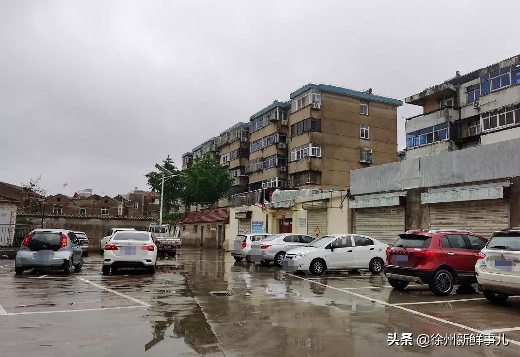 水管裸露电线乱拉！徐州这家楼盘被业主疯狂吐槽，中介都不建议买