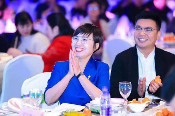 「年会回顾」“同心同行筑梦远航”麦丰装饰2020年度盛典