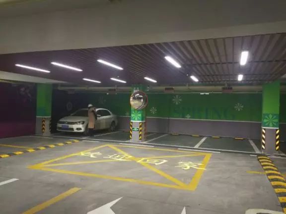 保利楼盘地下车库,保利地下车库