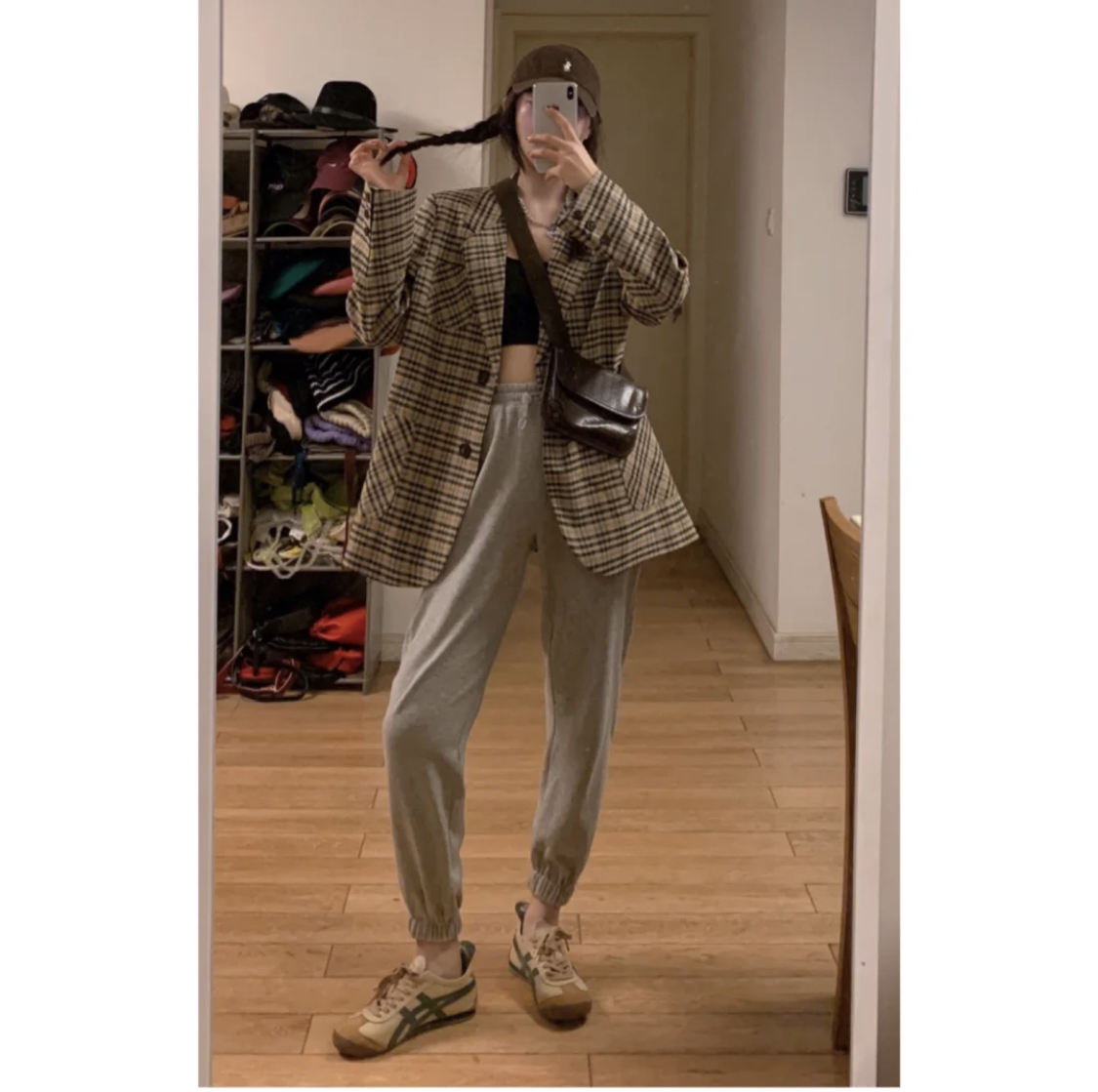 束脚运动裤怎么穿?搭配小技巧学起来,让你吸睛又迷人