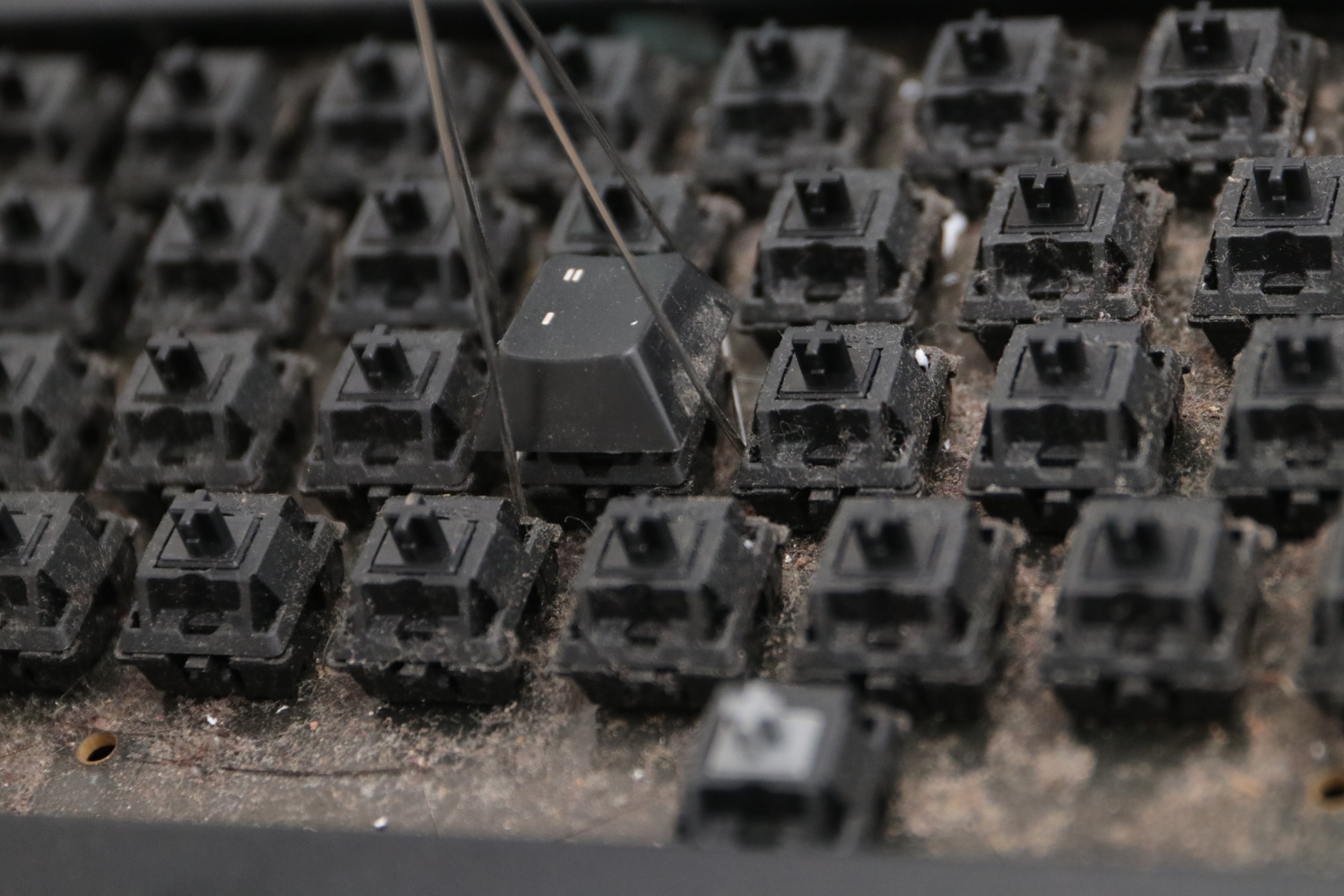 3494机械键盘,不到百元的青轴高颜值键盘