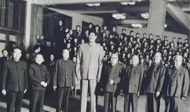 穆铁柱墓,中国第一巨人穆铁柱