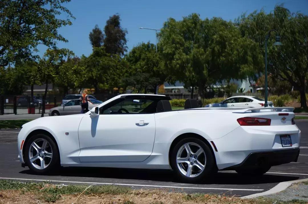 科迈罗挑战野马,科迈罗vs野马挑战者