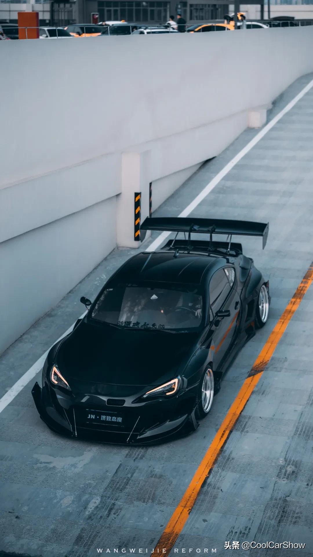 小伙爆改bj80,丰田86手动挡爆改