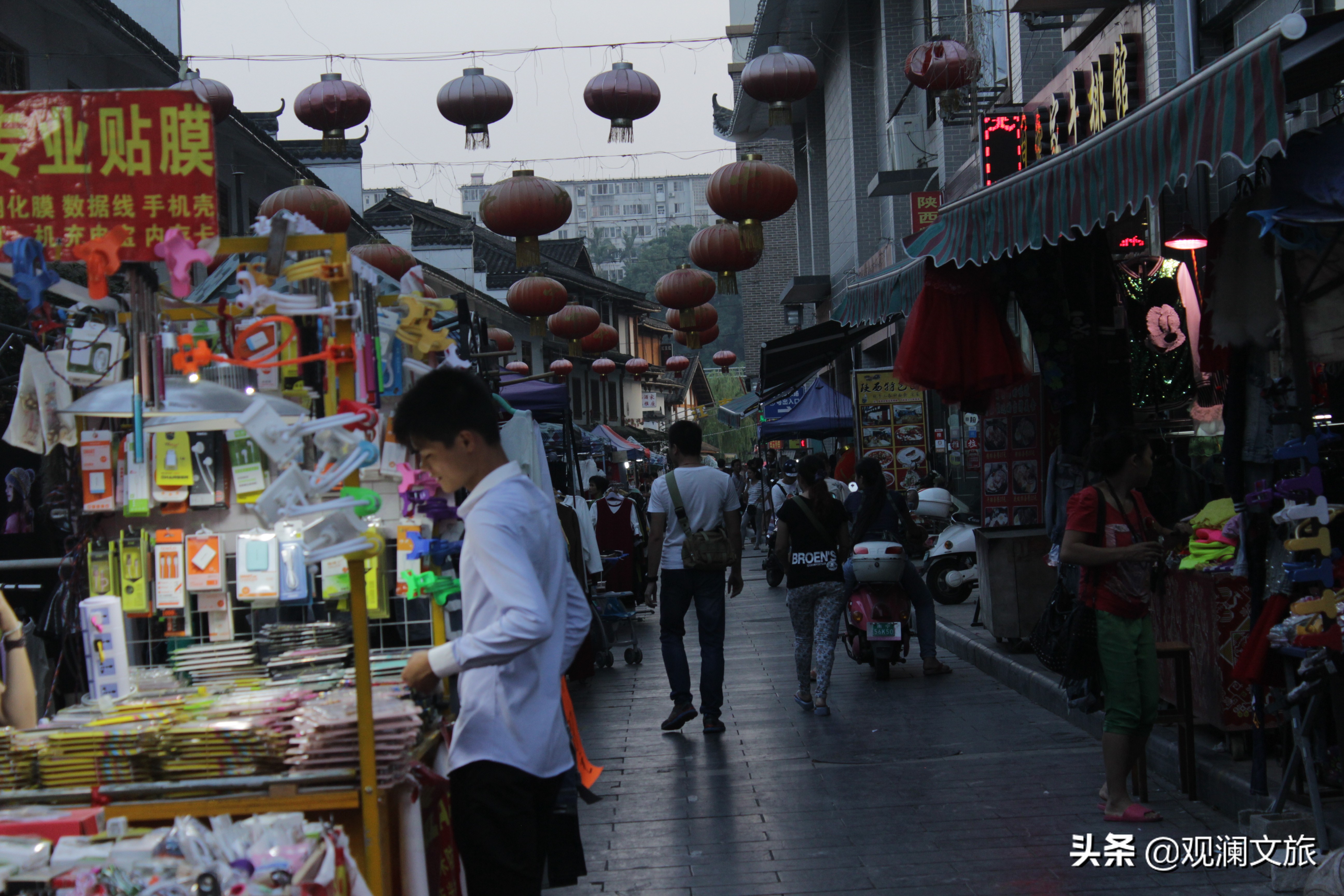 南宁商业街地摊,南宁地摊最大的街道