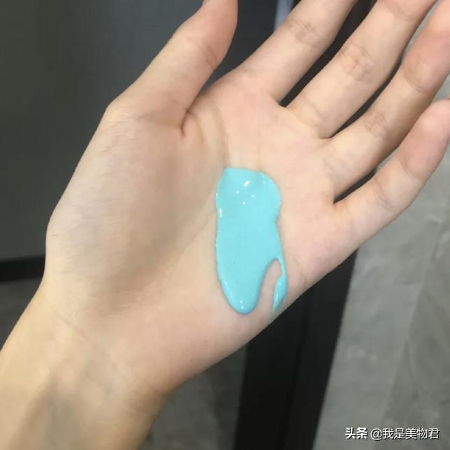 用什么洗发水既能去油又能蓬松,头发炸毛适合什么洗发水