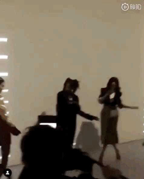 杨幂和肯豆现在的照片,杨幂与肯豆穿的高跟鞋