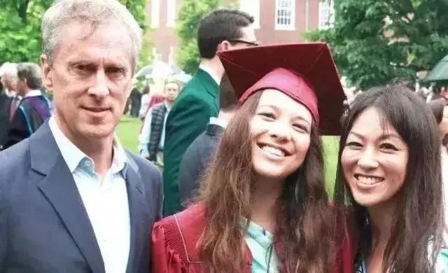 虎妈两个女儿进哈佛,两个女儿哈佛毕业