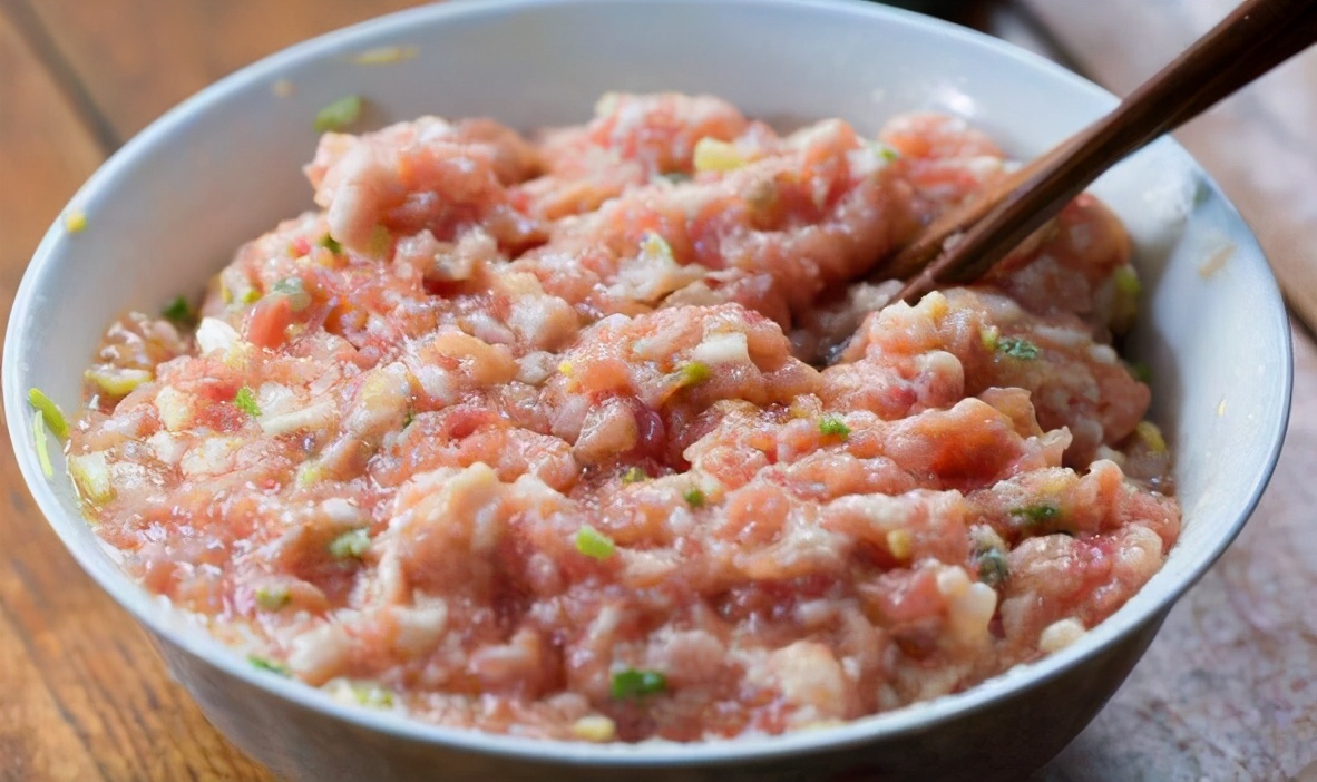 打水馅包子,最简单的肉馅包子怎么调