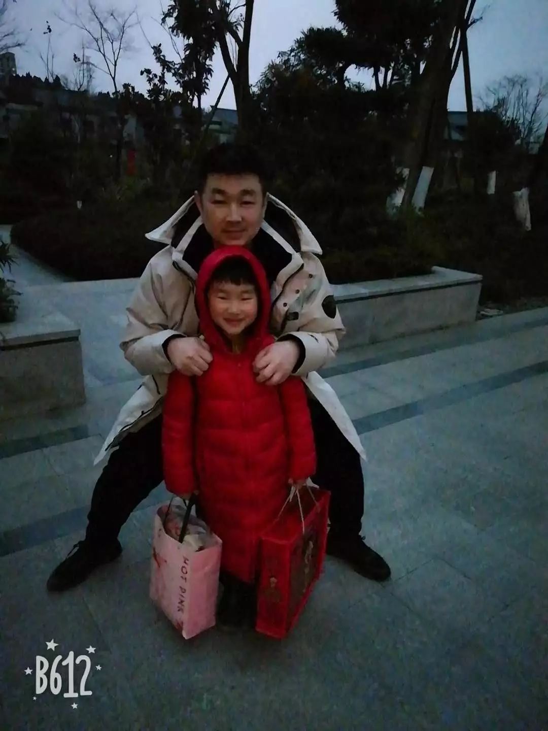 军爸给军娃惊喜视频,军爸送给军娃的六一礼物