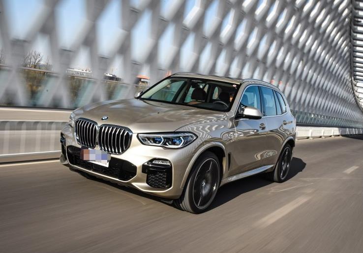 雷克萨斯rx450hl对比宝马x5,开完雷克萨斯ls500再开奥迪a7l