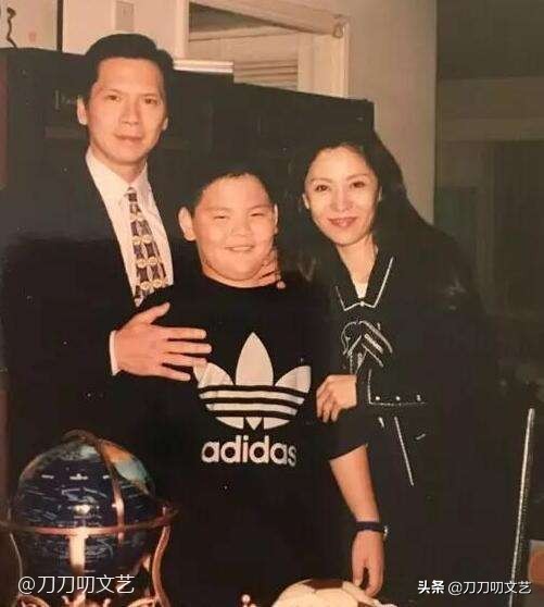 向佐陈奕迅,陈奕迅被粉丝围堵